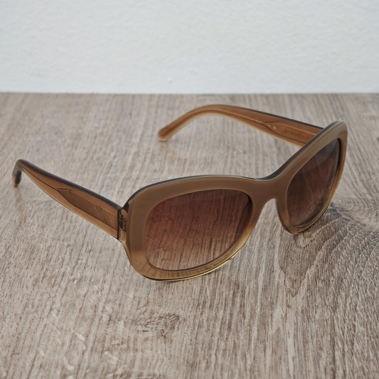 Vintage BURBERRY Women's Sunglasses - Gradient Brown Cream Acetate
