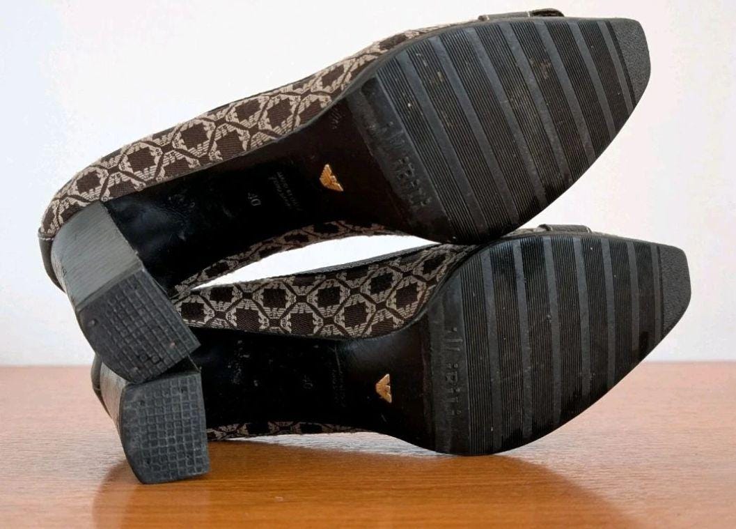 Authentic Emporio Armani Pumps / Heels Made in Italy - Women's size EU 40