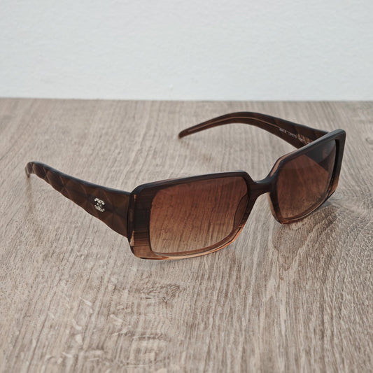 Vintage CHANEL 5045-B Women's Square Sunglasses Made in Italy - USED