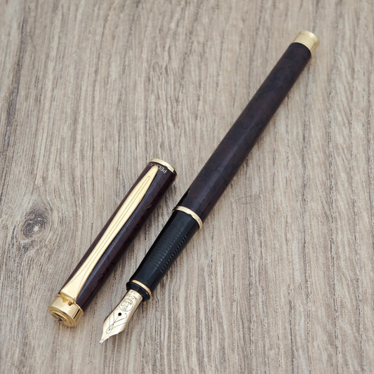 Pelikan New Classic P381 Fountain Pen - Marsala Red Gold Nib 14k - c. 1990's