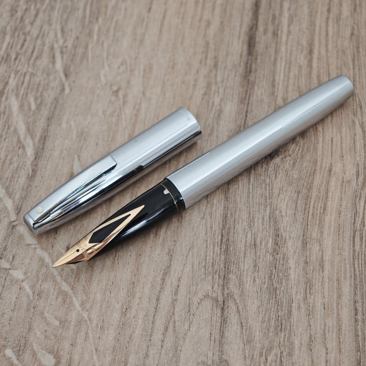 Vintage Sheaffer Cartridge Fountain Pen - Solid Gold 14K-585 Nib - Made in USA