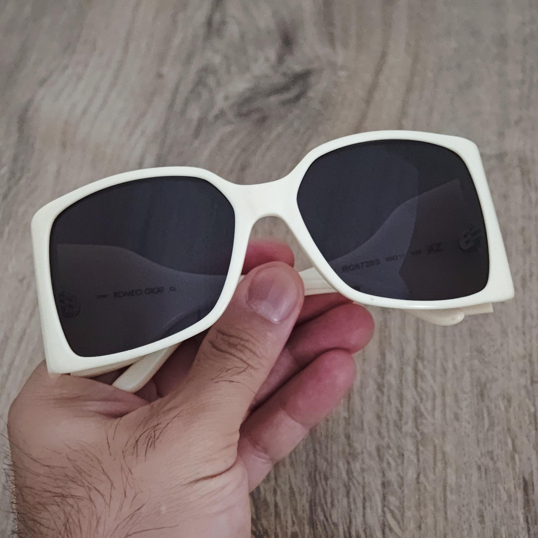 Romeo Gigli Ivory Oversized Sunglasses – Made in Italy RG67203 (1990s-2000s)