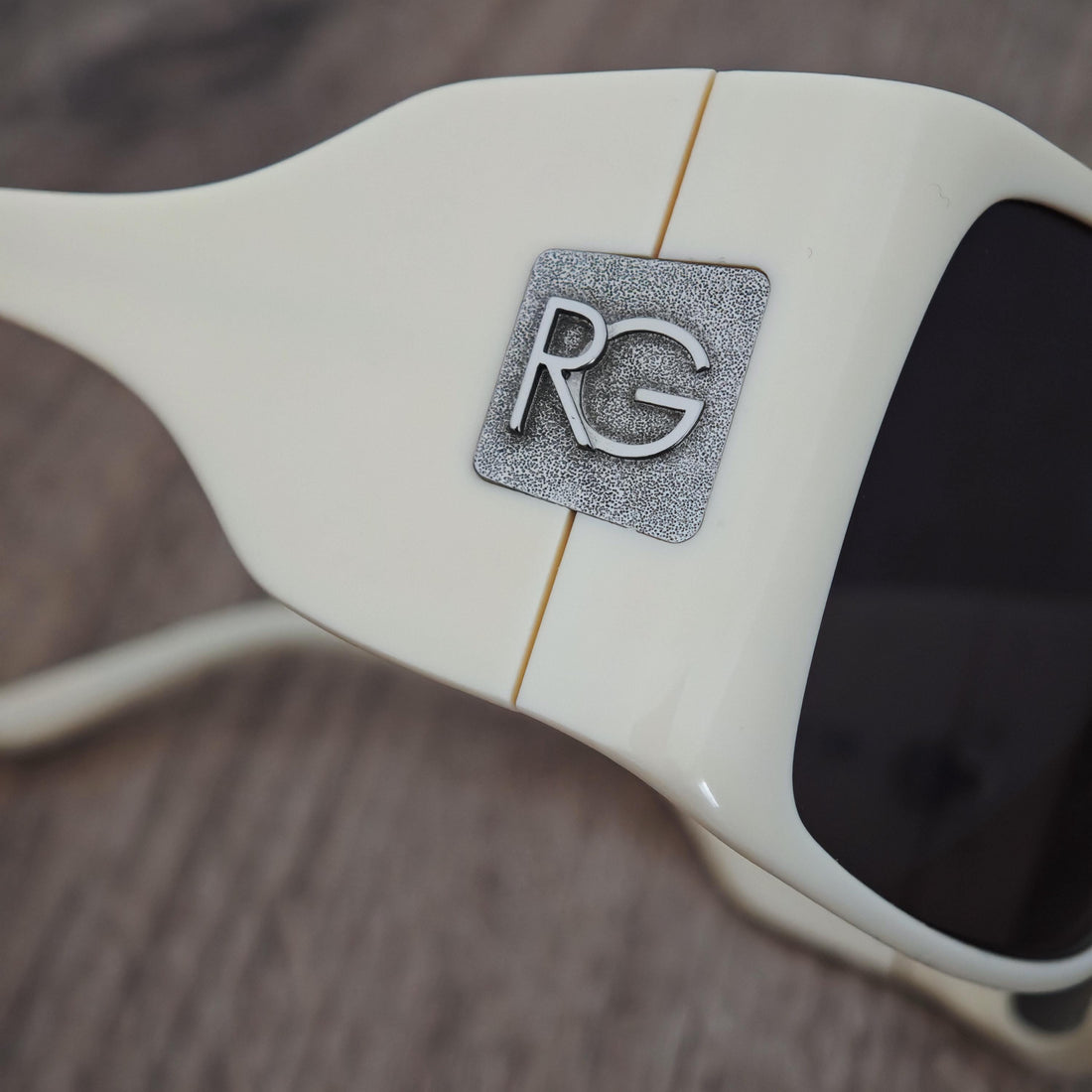 Romeo Gigli Ivory Oversized Sunglasses – Made in Italy RG67203 (1990s-2000s)