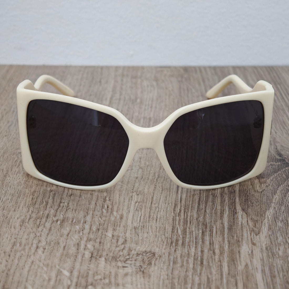 Romeo Gigli Ivory Oversized Sunglasses – Made in Italy RG67203 (1990s-2000s)